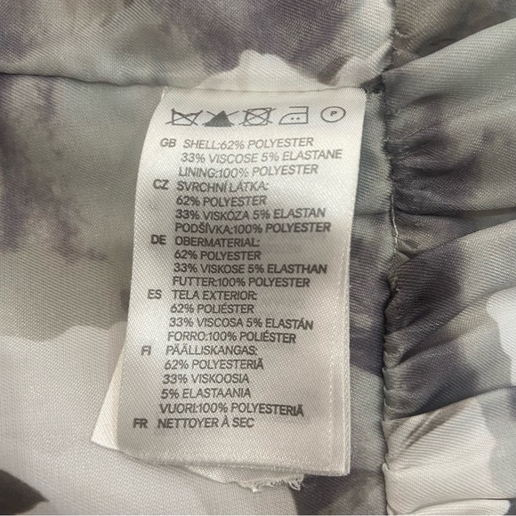 H&M Medium Length Size 6 Light Grey Coat - Picture 4 of 9